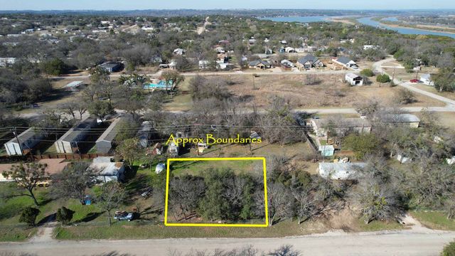 2926 Forest Park Drive, Granbury, TX 76048