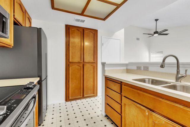 6400 Sunnyfield Way, Sacramento, CA 95823