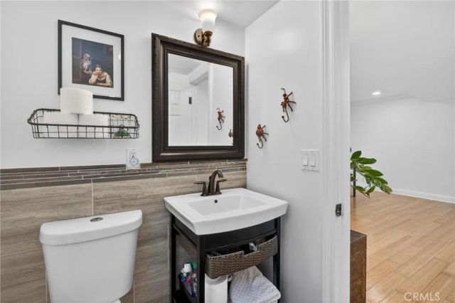 29512 Whitley Collins, Rancho Palos Verdes, CA 90275
