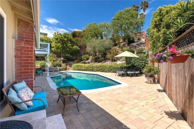 29512 Whitley Collins, Rancho Palos Verdes, CA 90275