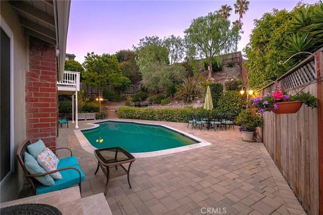 29512 Whitley Collins, Rancho Palos Verdes, CA 90275