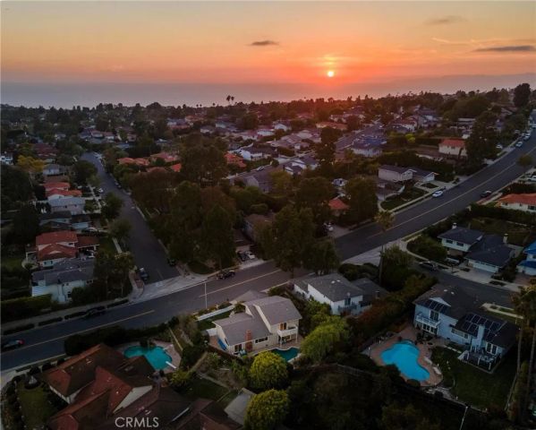 29512 Whitley Collins, Rancho Palos Verdes, CA 90275