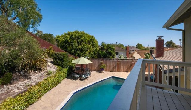 29512 Whitley Collins, Rancho Palos Verdes, CA 90275