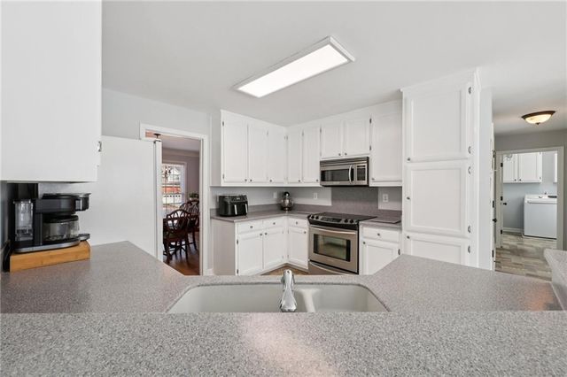 4304 Cedar Bluff SW Way, Lilburn, GA 30047