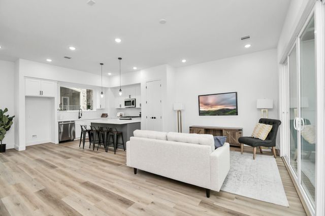 4804 Elysian Street D, Houston, TX 77009