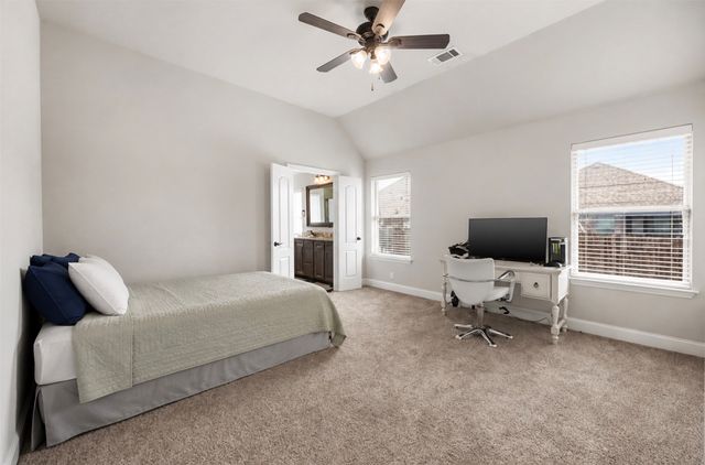 317 Thompson Drive, Van Alstyne, TX 75495