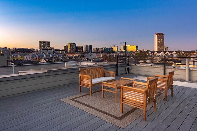 2224 Worthington Street, Dallas, TX 75204