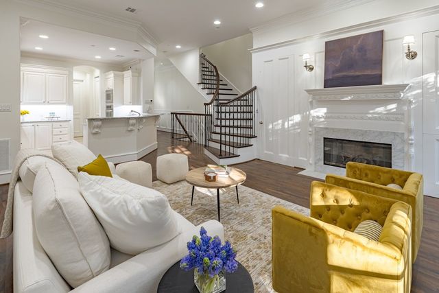 2224 Worthington Street, Dallas, TX 75204