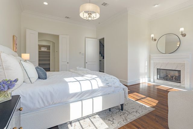 2224 Worthington Street, Dallas, TX 75204