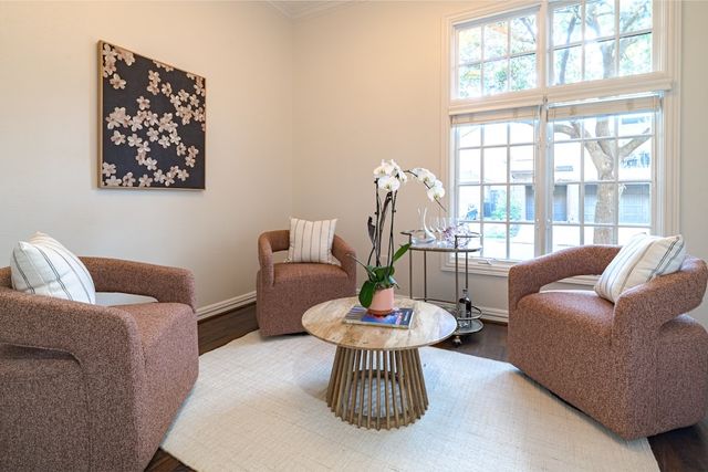 2224 Worthington Street, Dallas, TX 75204