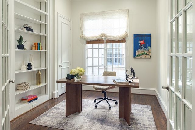 2224 Worthington Street, Dallas, TX 75204