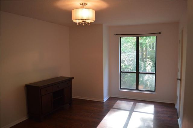 527 Warm Springs Circle, Roswell, GA 30075