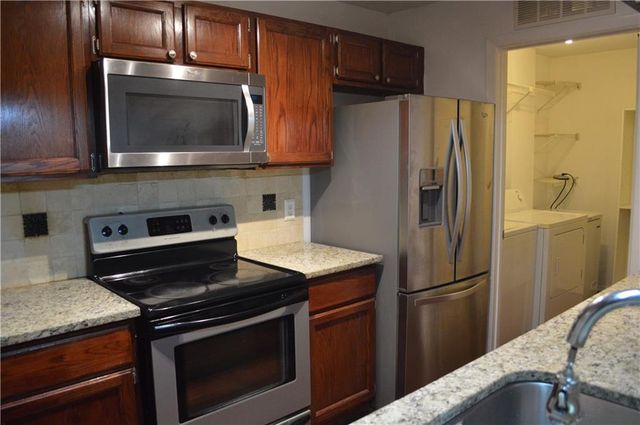 527 Warm Springs Circle, Roswell, GA 30075