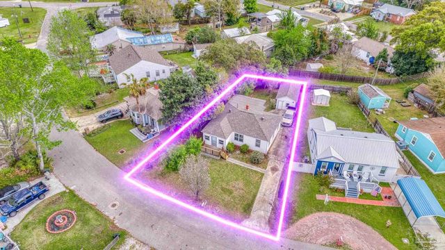 208 Berry Rd, Pensacola, FL 32507