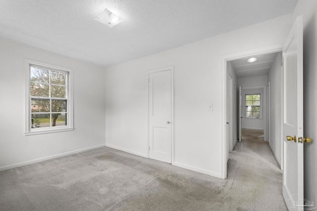 208 Berry Rd, Pensacola, FL 32507