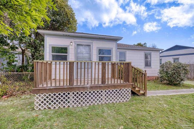 208 Berry Rd, Pensacola, FL 32507