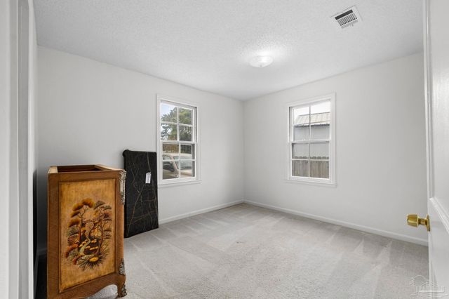 208 Berry Rd, Pensacola, FL 32507