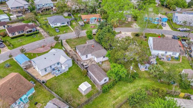 208 Berry Rd, Pensacola, FL 32507