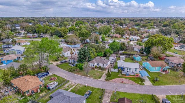 208 Berry Rd, Pensacola, FL 32507