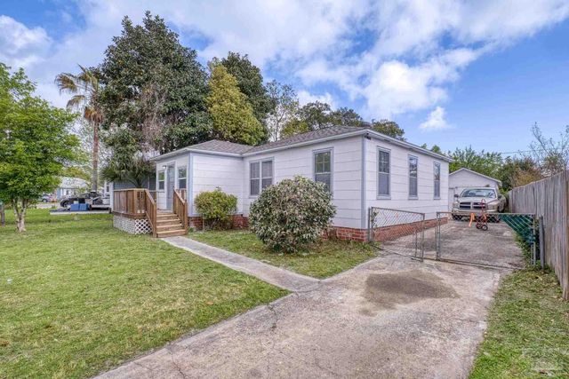 208 Berry Rd, Pensacola, FL 32507