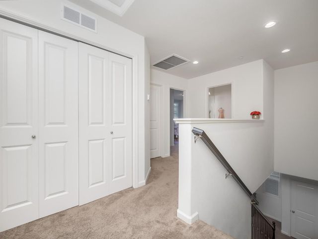 6280 E Valley Edge Dr, Fresno, CA 93727