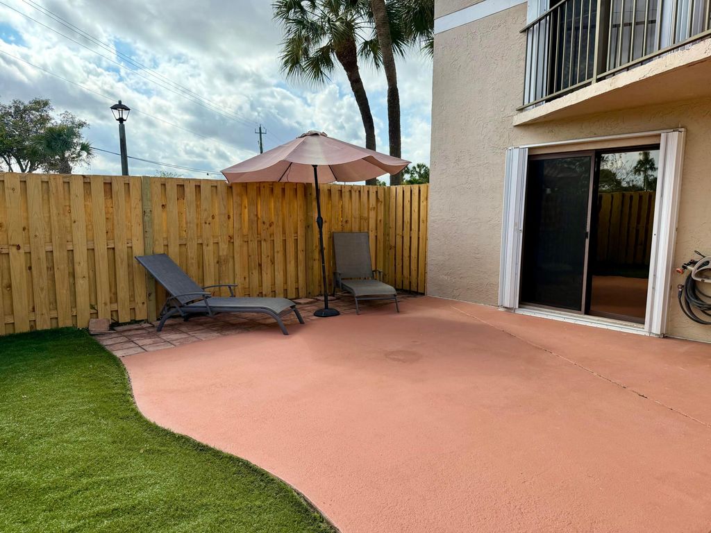 4065 Village Drive D, Delray Beach, FL 33445