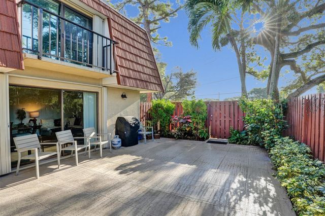 1525 Augusta Circle 109, Delray Beach, FL 33445