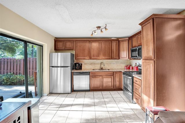 1525 Augusta Circle 109, Delray Beach, FL 33445