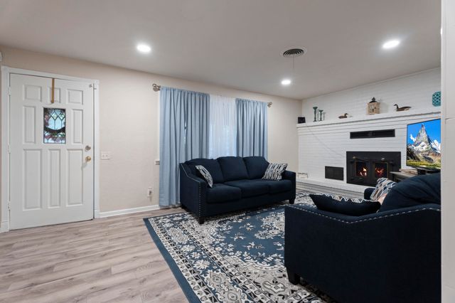 25660 S 625 Road, Grove, OK 74344