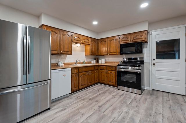 25660 S 625 Road, Grove, OK 74344