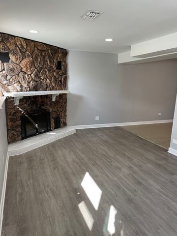9338 Oak Street, Orland Park, IL 60462