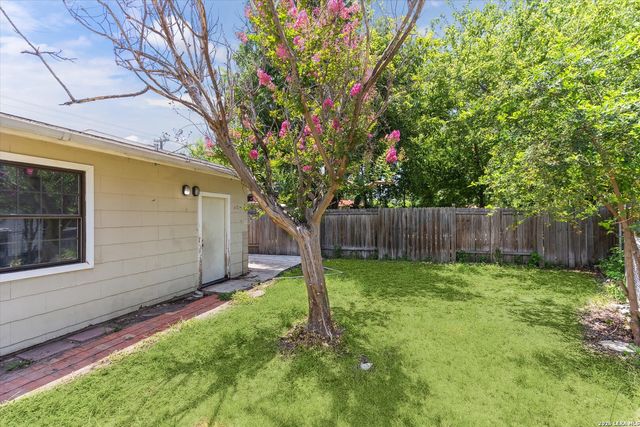 369 BABCOCK RD, San Antonio, TX 78201