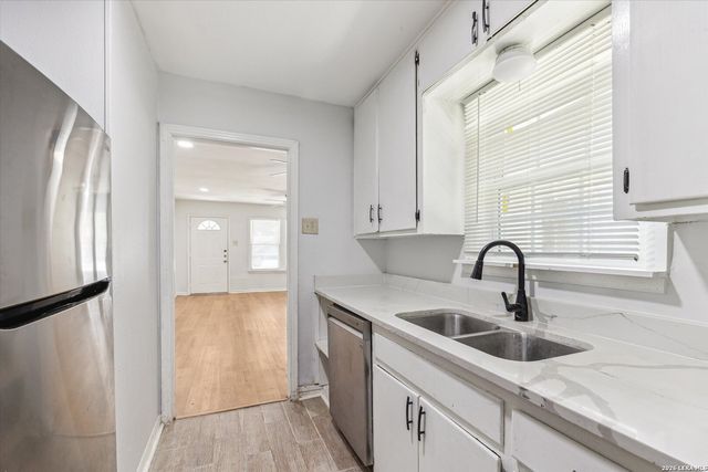 369 BABCOCK RD, San Antonio, TX 78201