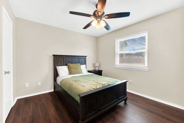 1208 Feather Crest Drive, Krum, TX 76249