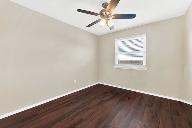 1208 Feather Crest Drive, Krum, TX 76249