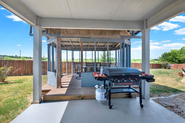 1208 Feather Crest Drive, Krum, TX 76249