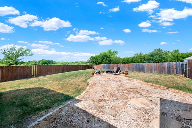 1208 Feather Crest Drive, Krum, TX 76249