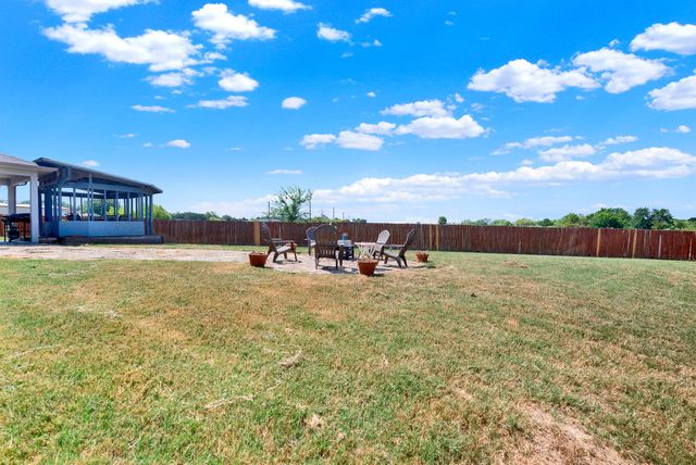 1208 Feather Crest Drive, Krum, TX 76249