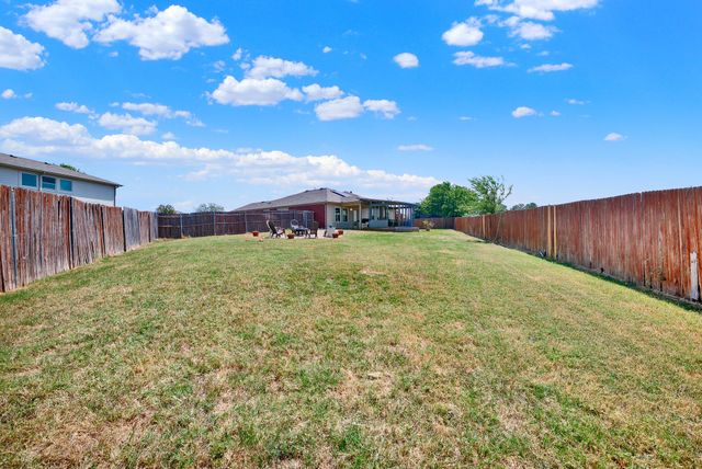 1208 Feather Crest Drive, Krum, TX 76249