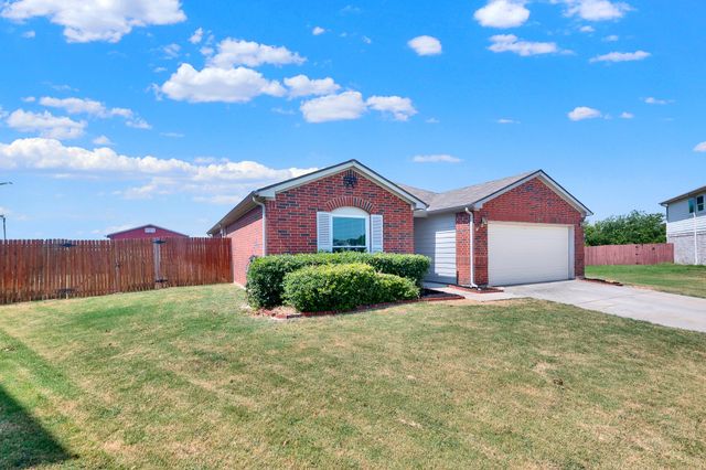 1208 Feather Crest Drive, Krum, TX 76249