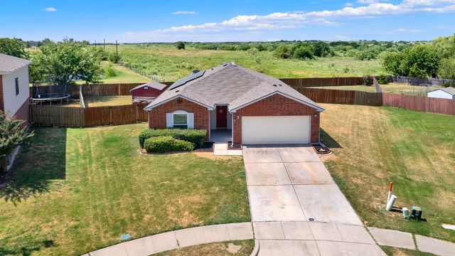 1208 Feather Crest Drive, Krum, TX 76249