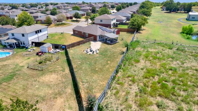 1208 Feather Crest Drive, Krum, TX 76249