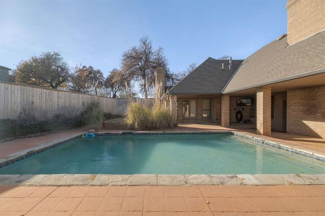 1200 Oak Tree Drive, Edmond, OK 73025
