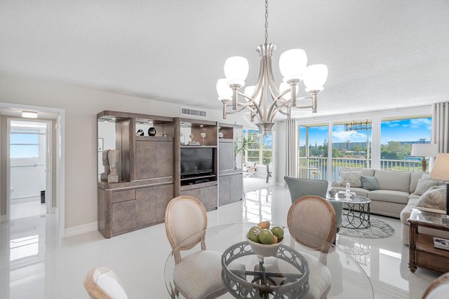 3150 N Course Lane, Pompano Beach, FL 33069
