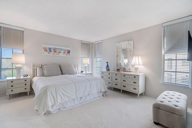 3150 N Course Lane, Pompano Beach, FL 33069