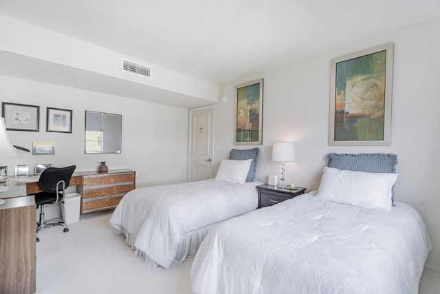 3150 N Course Lane, Pompano Beach, FL 33069