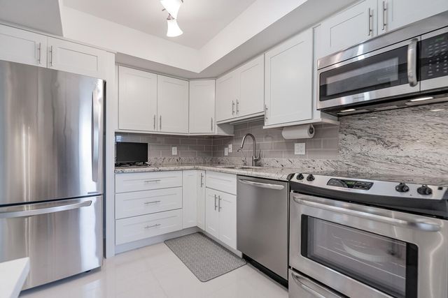 3150 N Course Lane, Pompano Beach, FL 33069