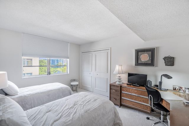 3150 N Course Lane, Pompano Beach, FL 33069