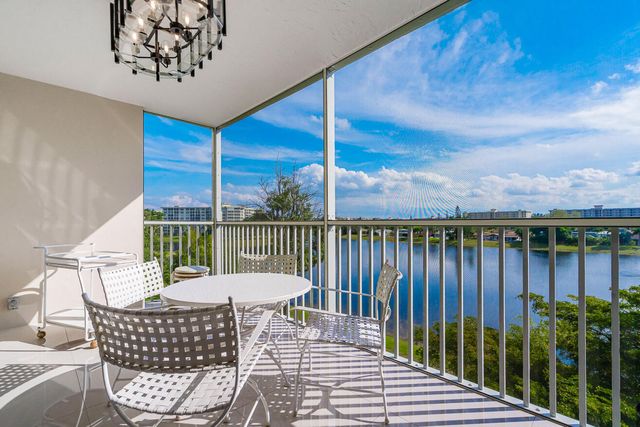 3150 N Course Lane, Pompano Beach, FL 33069