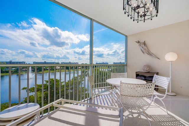 3150 N Course Lane, Pompano Beach, FL 33069